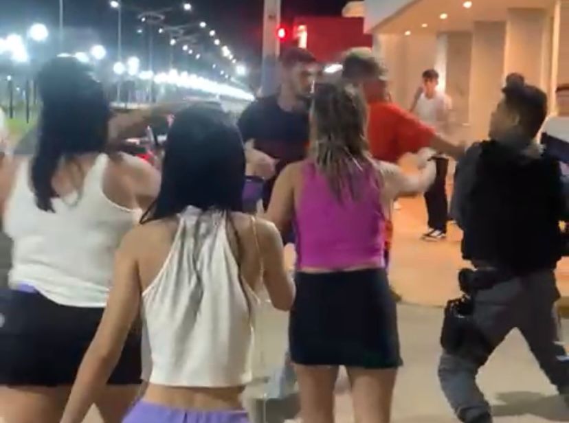 C31C9FC8-40A1-42E5-B974-F3DFA9DC7AB5