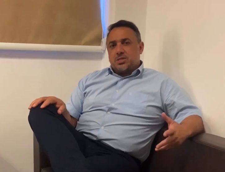 B4A7B22F-FFB8-4B8B-8BB8-BE637E996E6D