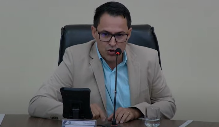 Aliados do prefeito crescem igual “rabo de cavalo, só pra baixo”, diz vereador