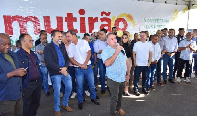 Ao lado de secretários e vereadores, Vilmar lança terceiro Mutirão de Aparecida