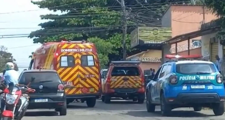 Menino de 1 ano e 4 meses morre após se afogar em piscina