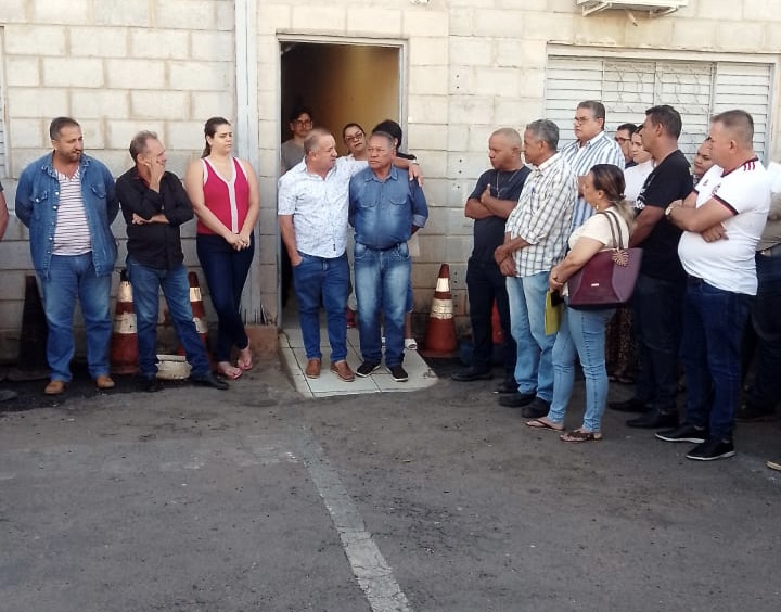 Secretário entrega o cargo e novo indicado assume na segunda-feira