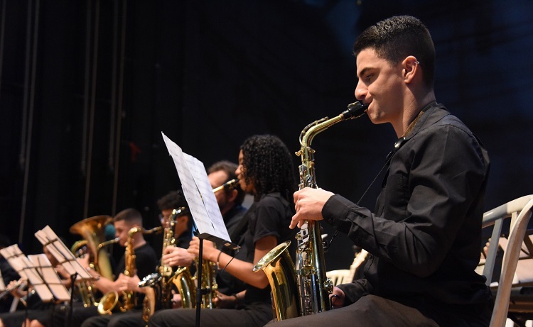 Banda Sinfônica apresenta concerto para ajudar famílias carentes de Aparecida