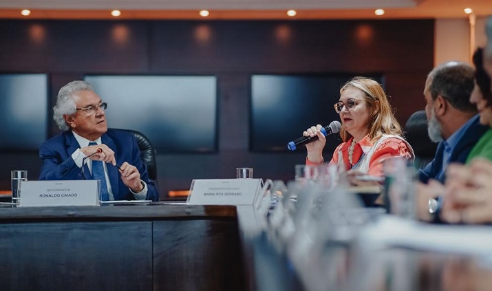 Caiado abre diálogo com a Caixa para destravar investimentos