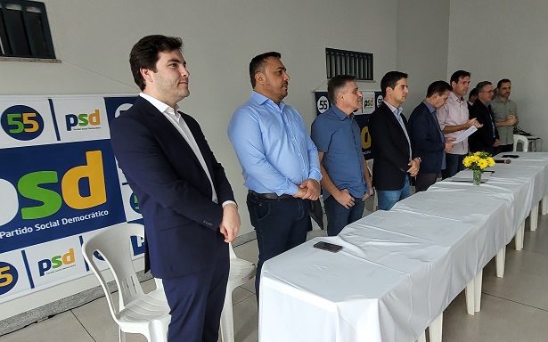 André Fortaleza acompanha Vanderlan em evento de posse de novo diretório do PSD