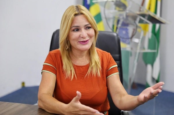 Mesmo no MDB, Valéria Pettersen assume secretaria na cota do Republicanos