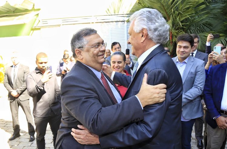 Flávio Dino destaca a gestão de Ronaldo Caiado