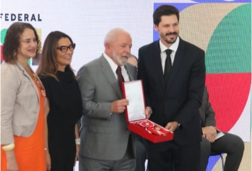 Daniel Vilela recebe Ordem Nacional do Mérito Científico em cerimônia no Palácio do Planalto