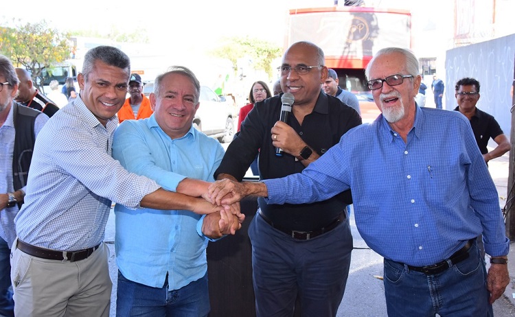 Vilmar Mariano e Rogério Cruz lançam obras de revitalização da Avenida Rio Verde