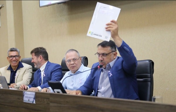 APARECIDA: Câmara aprova plano de carreira de servidores municipais