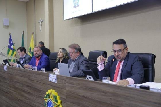 Previsto em acordo para junho, prefeito Vilmar Mariano ainda não prestou contas à Câmara