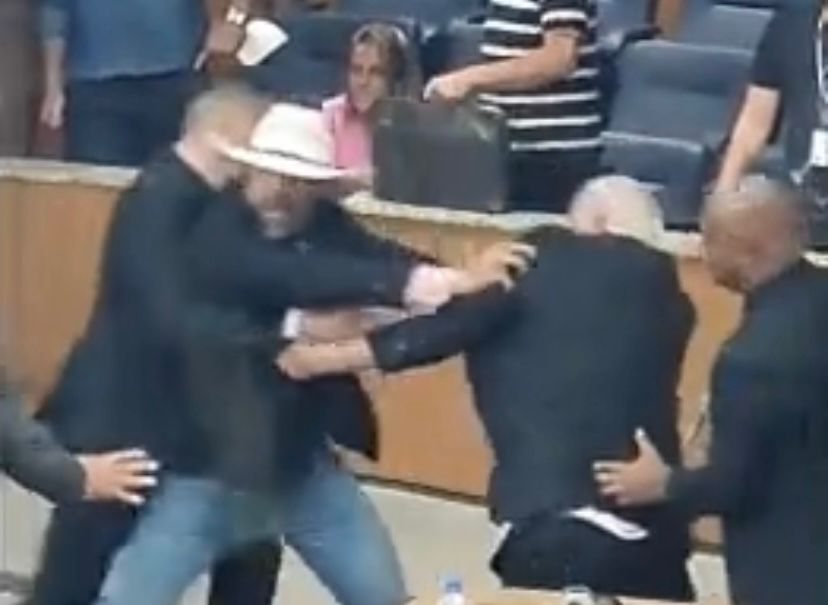 Deputados estaduais trocam ofensas durante a sessão na Alego