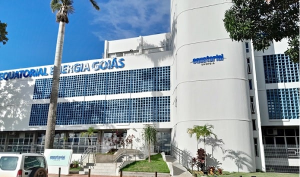 Manutenção da Equatorial deixa várias cidades sem energia em Goiás: veja lista