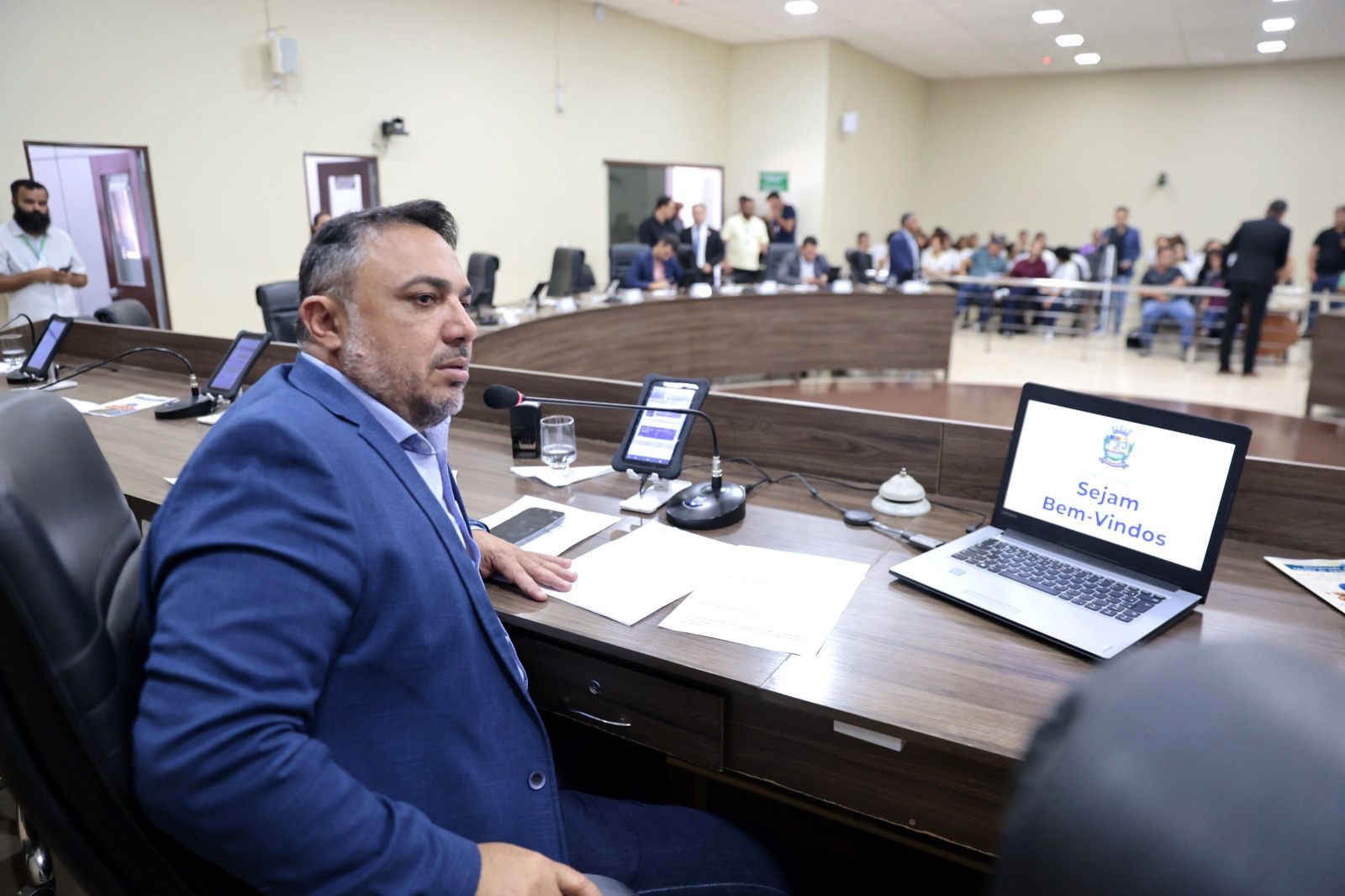 Rogério Cruz tratou Aava Santiago de maneira inaceitável, declara André Fortaleza