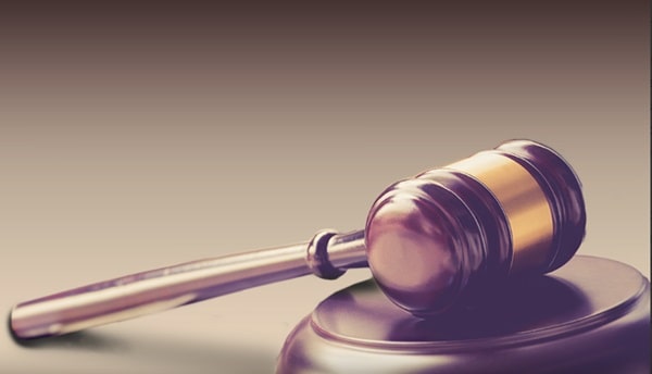 Pai pega 26 anos de cadeia por não ter impedido a morte da filha