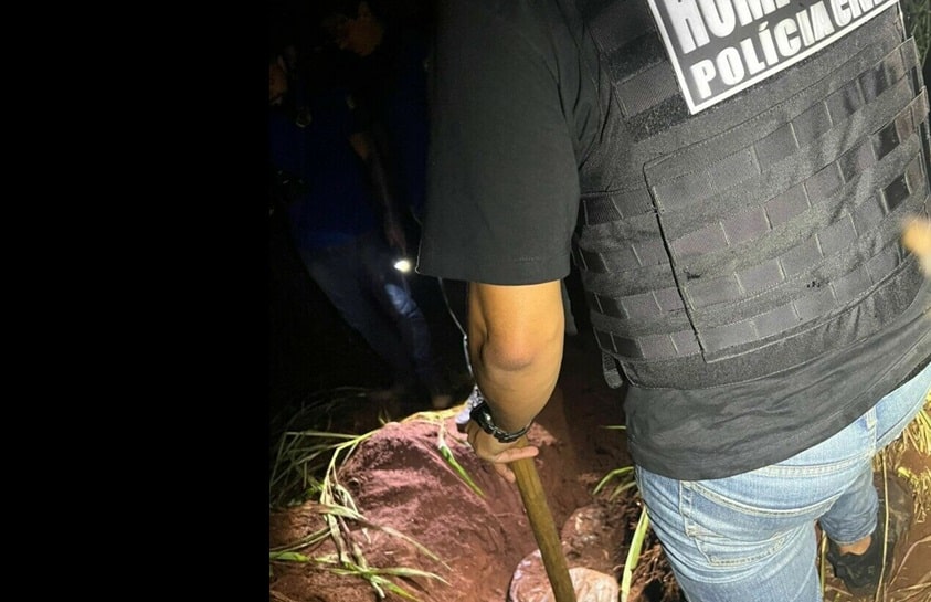 Polícia prende suspeitos de terem matado jovem e enterrado o corpo em mata