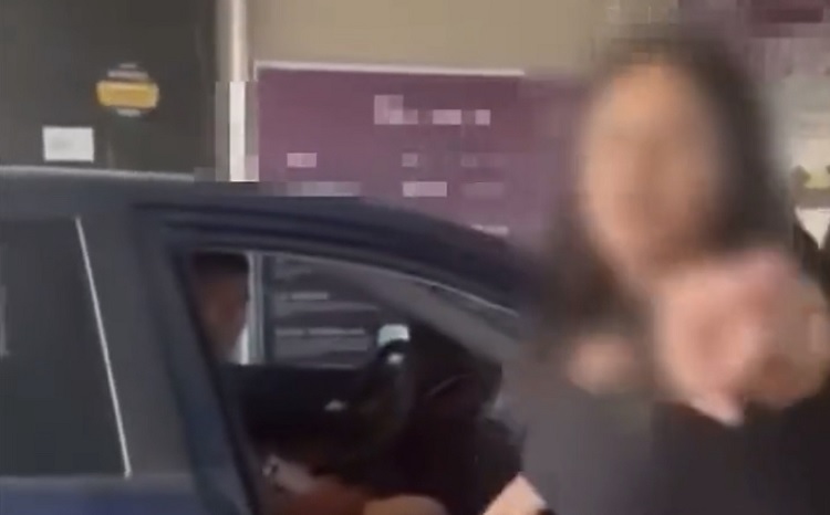 Pastor é flagrado pela esposa com “irmã da igreja” na saída de motel