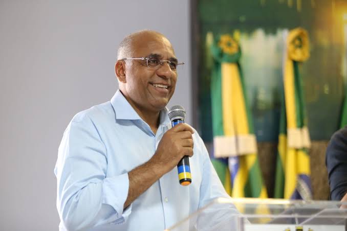 Rogério Cruz se prepara para viagem de descanso