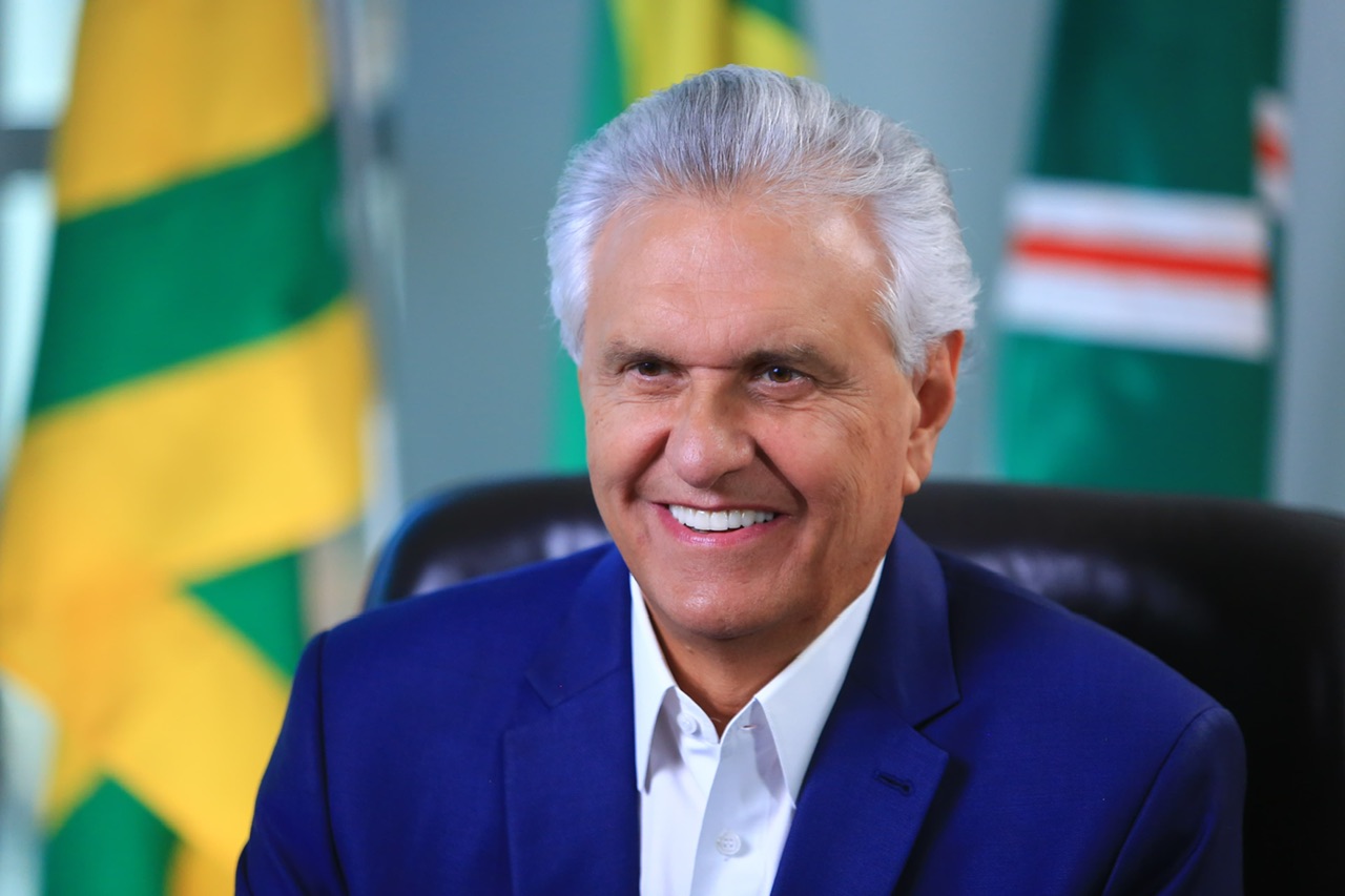 Caiado é quem melhor representa a direita, diz Cristovam Buarque