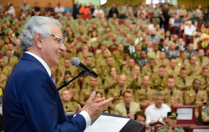 Caiado nomeia mais de 800 novos policiais civis e militares