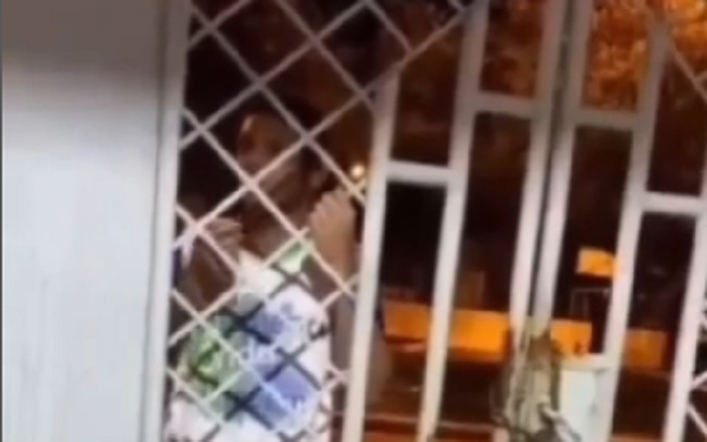 Homem vai na polícia reclamar que comprou maconha falsa