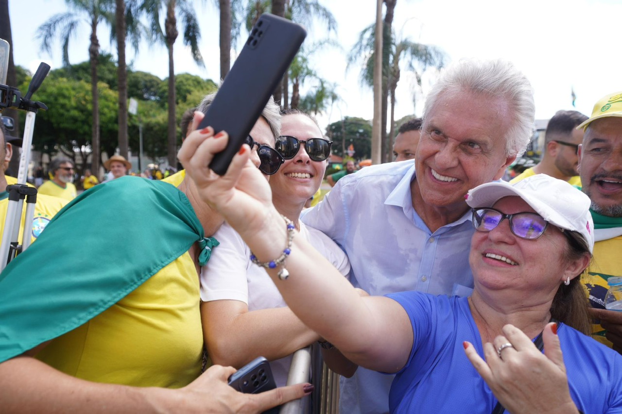 Caiado participa de motociata com Bolsonaro em Ribeirão Preto