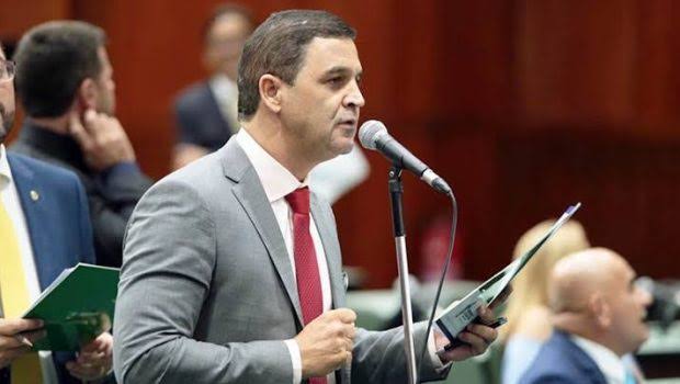 Deputado estadual sofre infarto e está internado na UTI