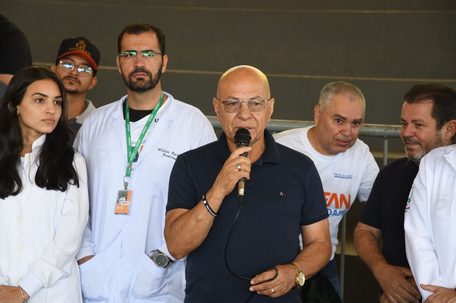 Reduzir o déficit de 8 mil vagas em Cmeis é prioridade, afirma Professor Alcides