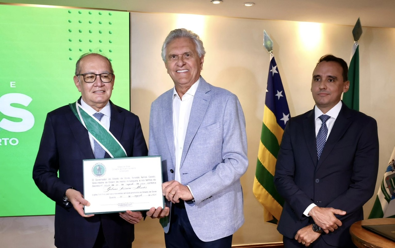 Caiado concede comenda ao ministro do STF Gilmar Mendes