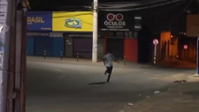 Candidato a vereador corre de jornalista após deixar a delegacia