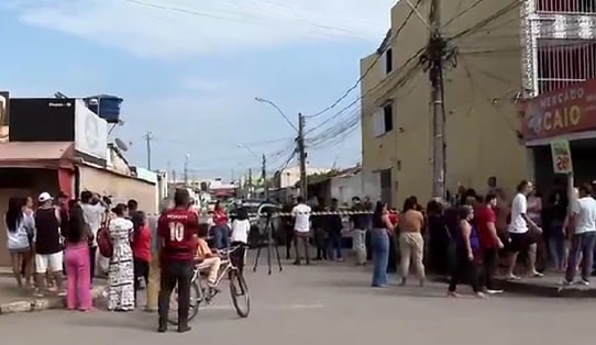 Filha sai de casa para socorrer o pai e os dois morrem baleados