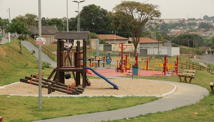 Prefeito Vilmar inaugura praça no Veiga Jardim II nesta terça-feira