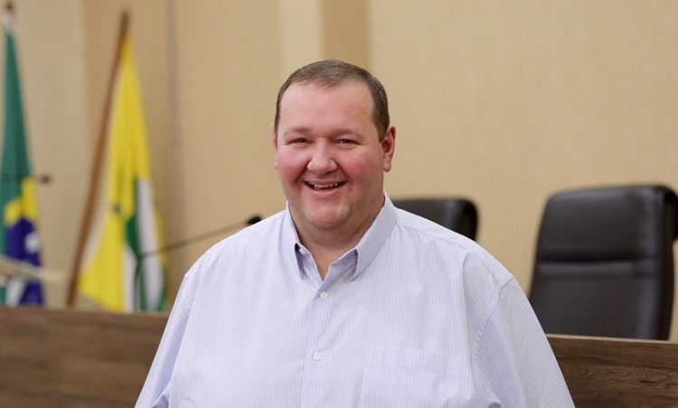 Tatá Teixeira conquista mais aliados e candidatura ganha força