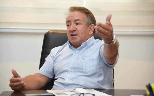 Vilmar Mariano joga desgaste de aumento salarial no colo dos vereadores Prefeitura de Aparecida culpa gestão Vilmar por falta de internet em unidades de Saúde