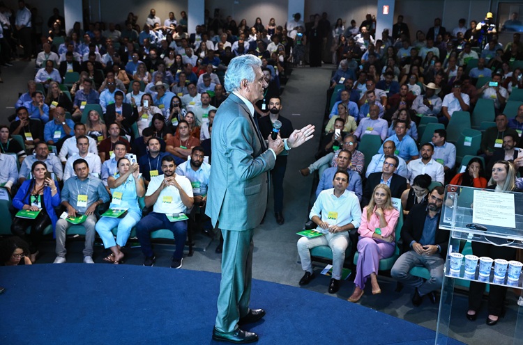 Ronaldo Caiado prepara pacote de investimentos nos municípios