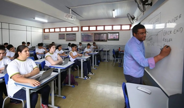 Governo de Goiás convoca 631 professores aprovados em concurso