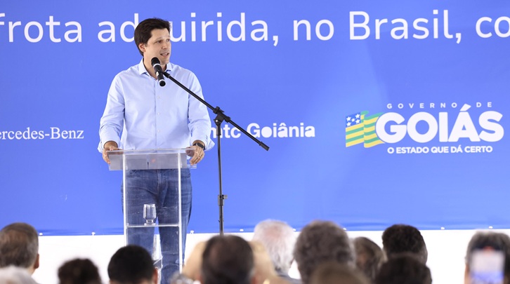 Governo de Goiás entrega de 46 novos ônibus para o transporte coletivo