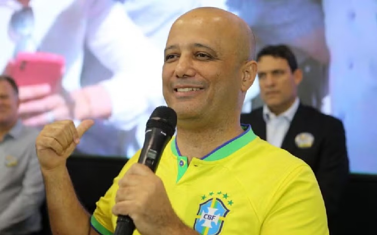 Major Vitor Hugo abre diálogo com Daniel Vilela e provoca crise no PL