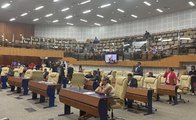 Vereadores de Goiânia aprovam a criação a taxa do lixo