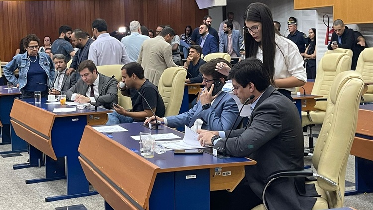 Vereadores de Goiânia aprovam a criação da taxa do lixo