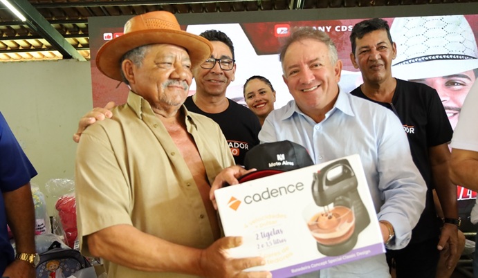 Prefeito Vilmar promove festa com trabalhadores urbanos de Aparecida