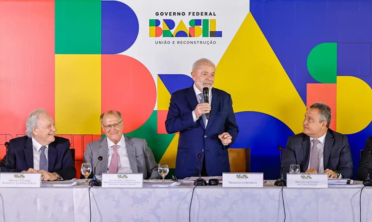 “Os alimentos estão caros na mesa do trabalhador”, diz Lula