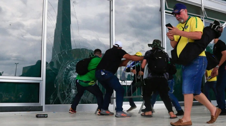 Pesquisa: 86% dos brasileiros reprovam as invasões de 8 de janeiro