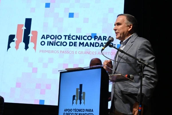 Goiânia será a cidade mais automatizada do Brasil, diz Sandro Mabel