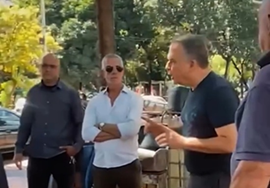 Não aceitarei que continuem sujando, diz Mabel ao abordar trabalhadores