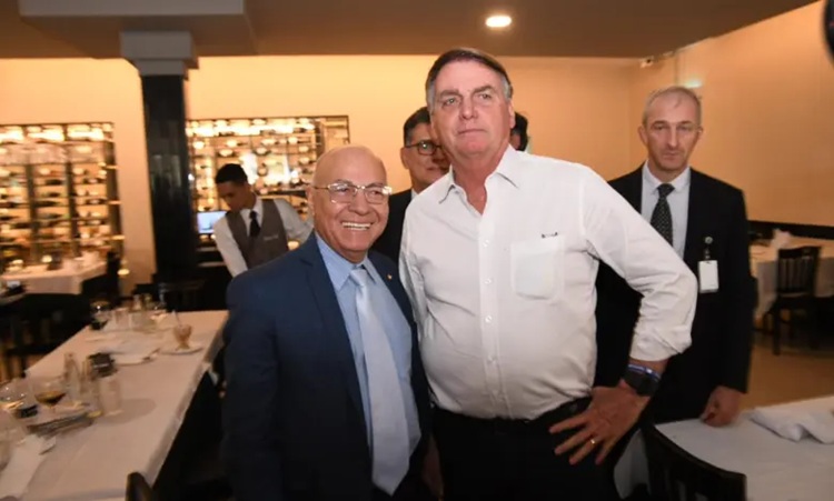 Professor Alcides perde o comando do partido de Bolsonaro em Aparecida