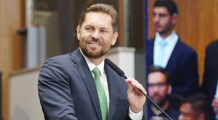 Bruno Peixoto nomeia 17 ex-prefeitos na Assembleia Legislativa