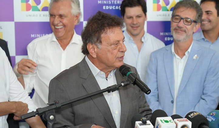 Caiado nomeia ex-prefeito de Catalão na Secretaria de Infraestrutura