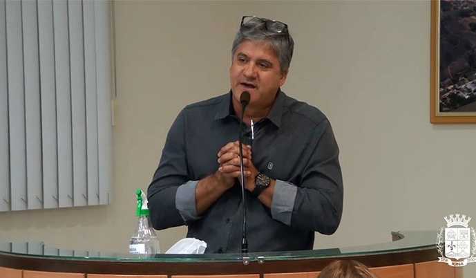 Em homenagem ao Dia da Mulher, prefeito diz que as louças ficam limpas graças a elas