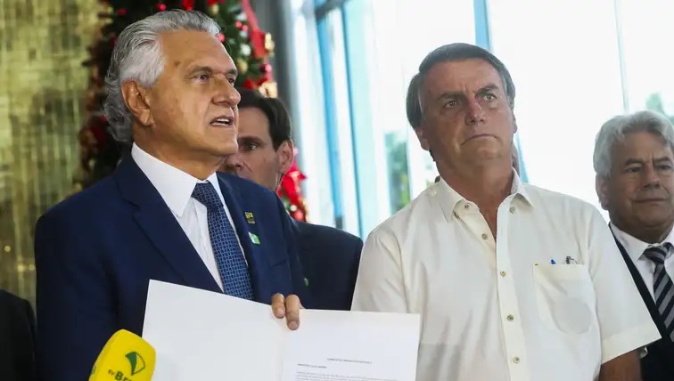 Jair Bolsonaro liga para Caiado e sinaliza reaproximação